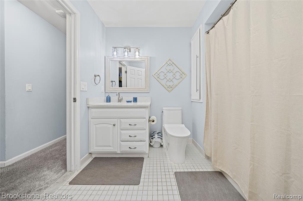 510 Woodland Hills Drive, Walled Lake, MI 48390 — Photo 25
