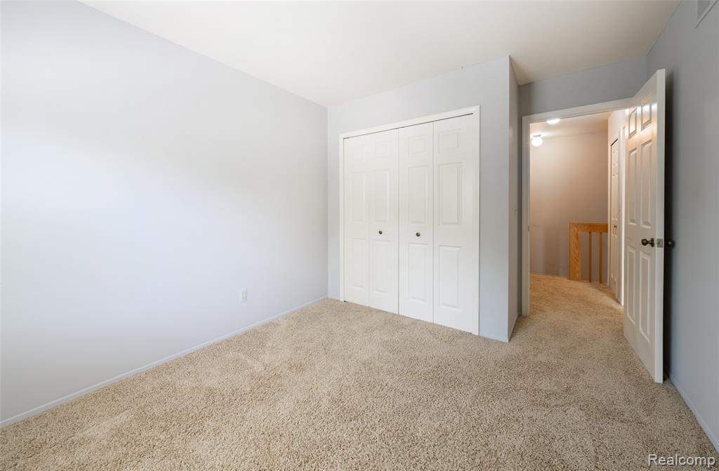 7613 Woodview Drive, 46, Waterford, MI 48327 — Photo 8