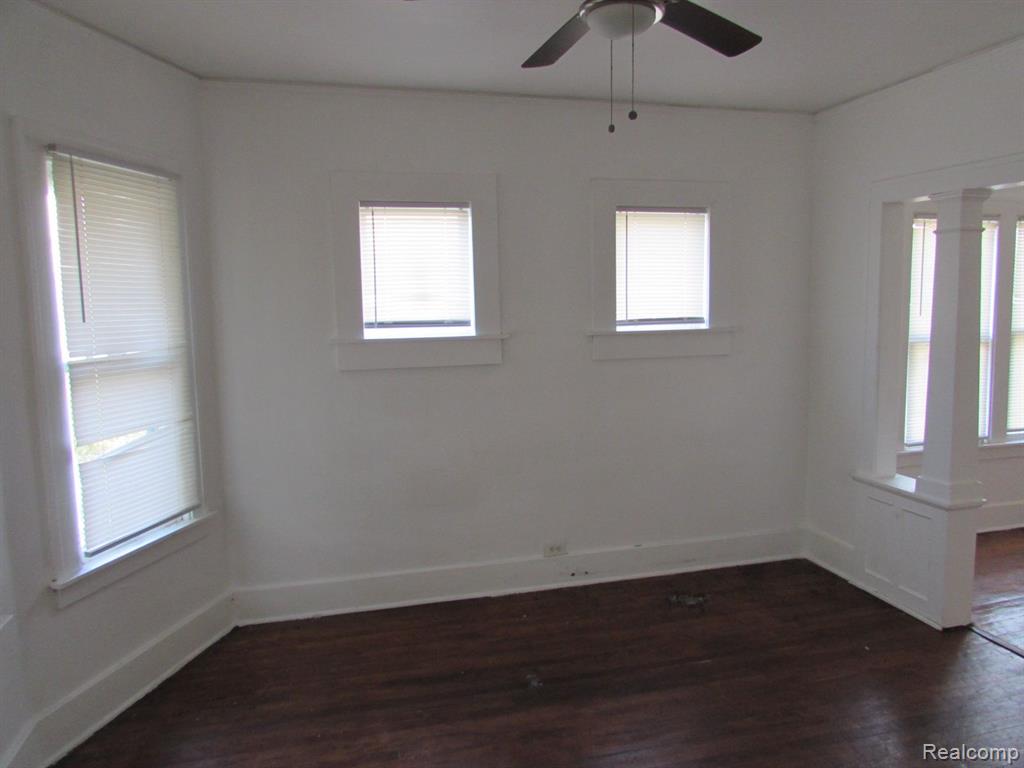 5270 MONTCLAIR Street, Detroit, MI 48213 — Photo 11