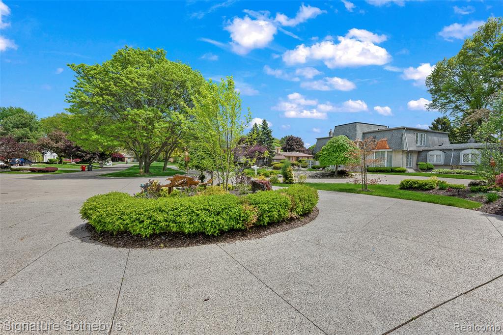 38383 Saddle Lane, Clinton Twp, MI 48036 — Photo 4
