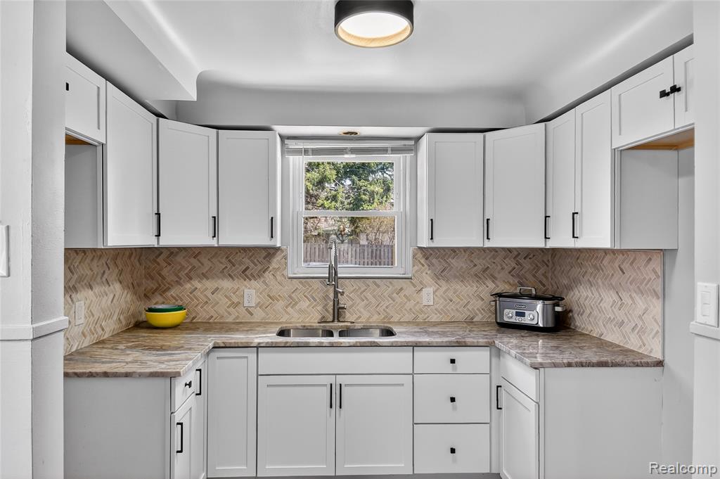 9171 W Outer Drive, Detroit, MI 48219 — Photo 13