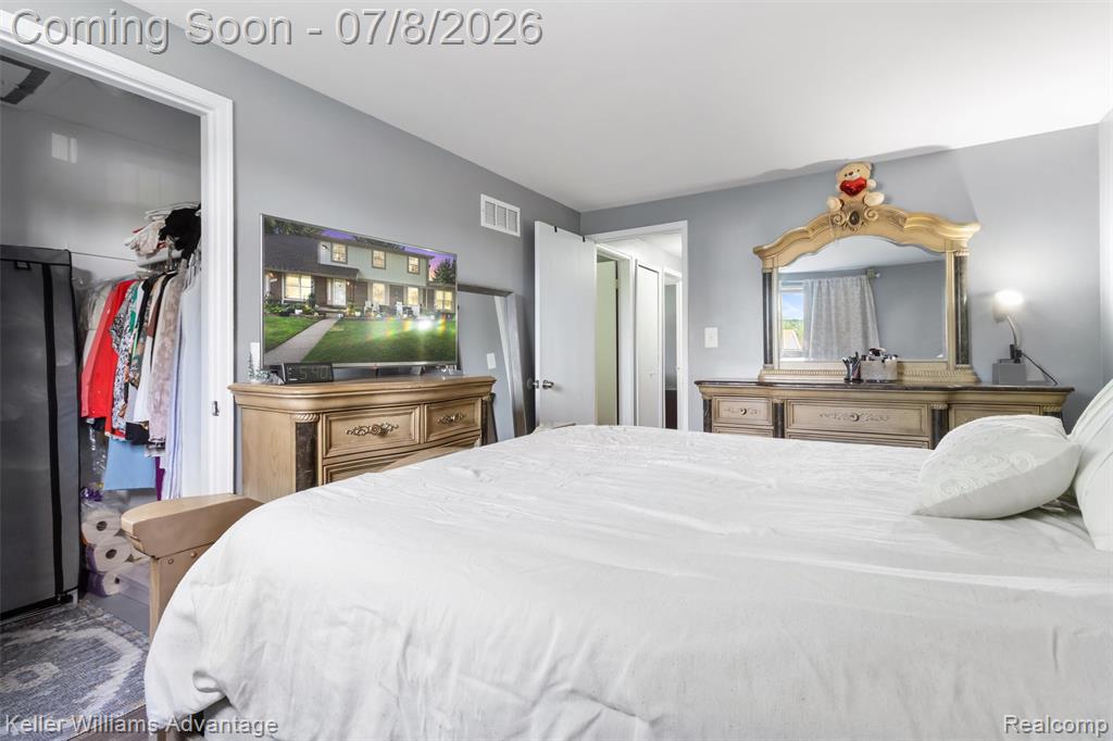 8948 Shawn Drive, Sterling Heights, MI 48312 — Photo 21