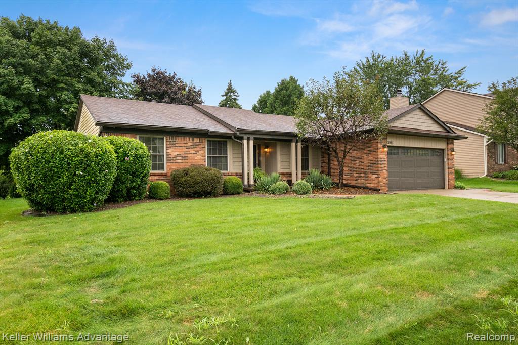 24923 FAIRWAY HILLS Drive, Novi, MI — Photo 2