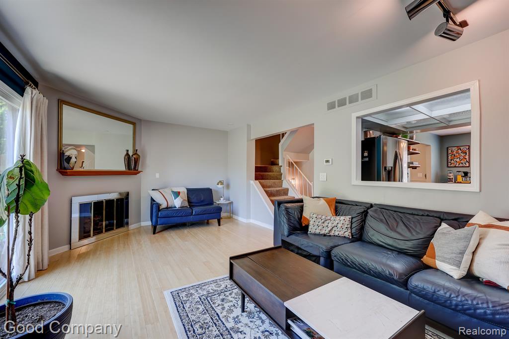 28660 LOWELL N, Southfield, MI 48076 — Photo 7