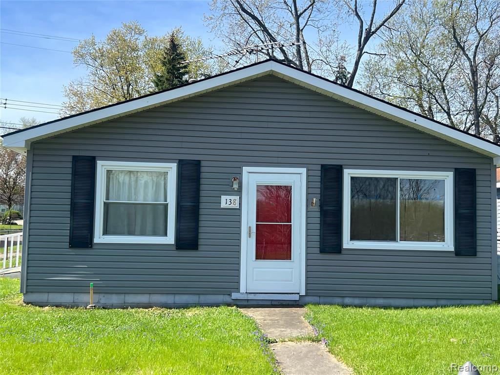 138 Lakeside Street, Pontiac, MI 48340 — front exterior