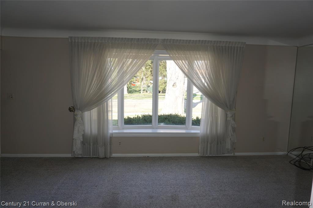 7518 Highview Street, Dearborn Heights, MI 48127 — Photo 11