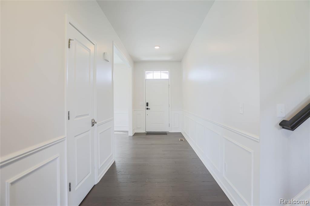 13101 Valencia Drive, Utica, MI 48315 — Photo 9