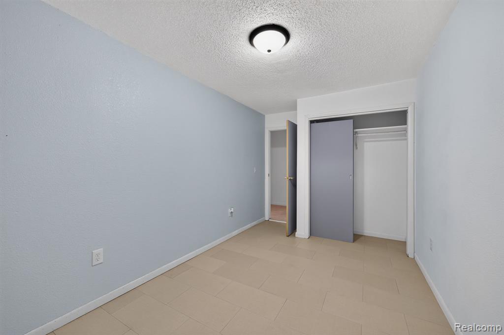 9288 Hilda Lane, Flushing, MI 48433 — Photo 33
