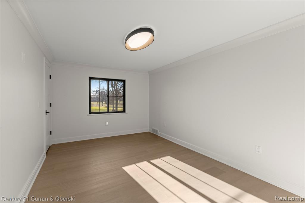 2211 Golfview Drive, Dearborn, MI, 48128