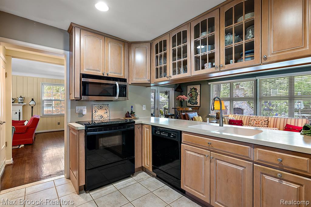 4029 CORNWALL Street, Berkley, MI 48072 — Photo 9