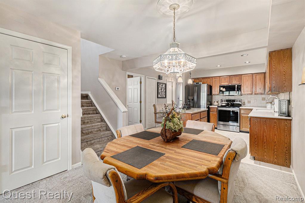7897 MEADOW Drive, Waterford, MI 48329 — Photo 5