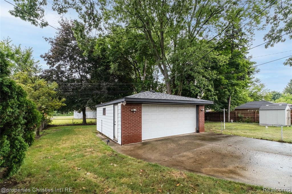 5661 Hubbell Street, Dearborn Heights, MI 48127 — Photo 29