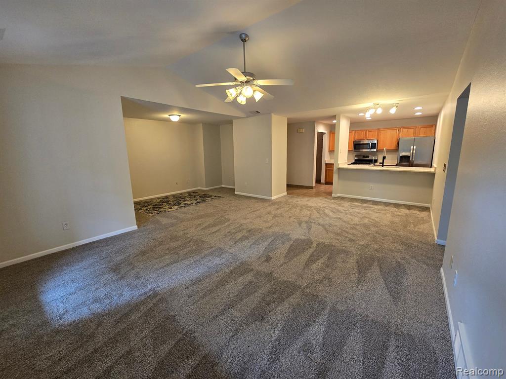12516 Saint Andrews Way, 23, Fenton, MI 48430 — Photo 9
