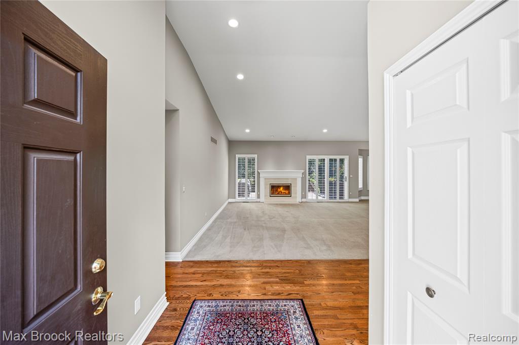 5015 Lake Vista Drive, West Bloomfield, MI 48323 — Photo 7