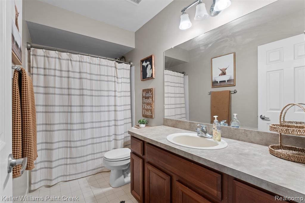 892 W Peninsula Court, Oxford, MI 48371 — Photo 19