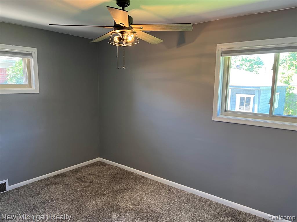 4002 McKinley Street, Dearborn Heights, MI 48125 — Photo 15