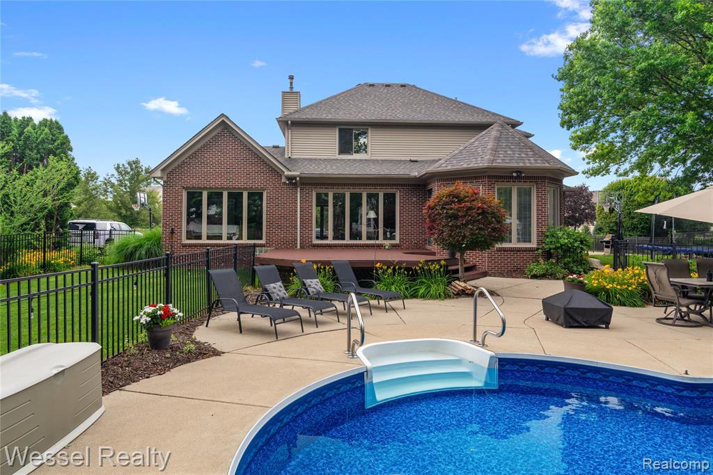 49112 White Mill Drive, Utica, MI 48317 — Photo 49