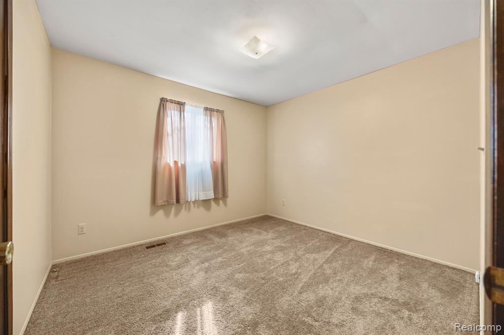 63325 Place Road, Lenox, MI 48050 — Photo 18