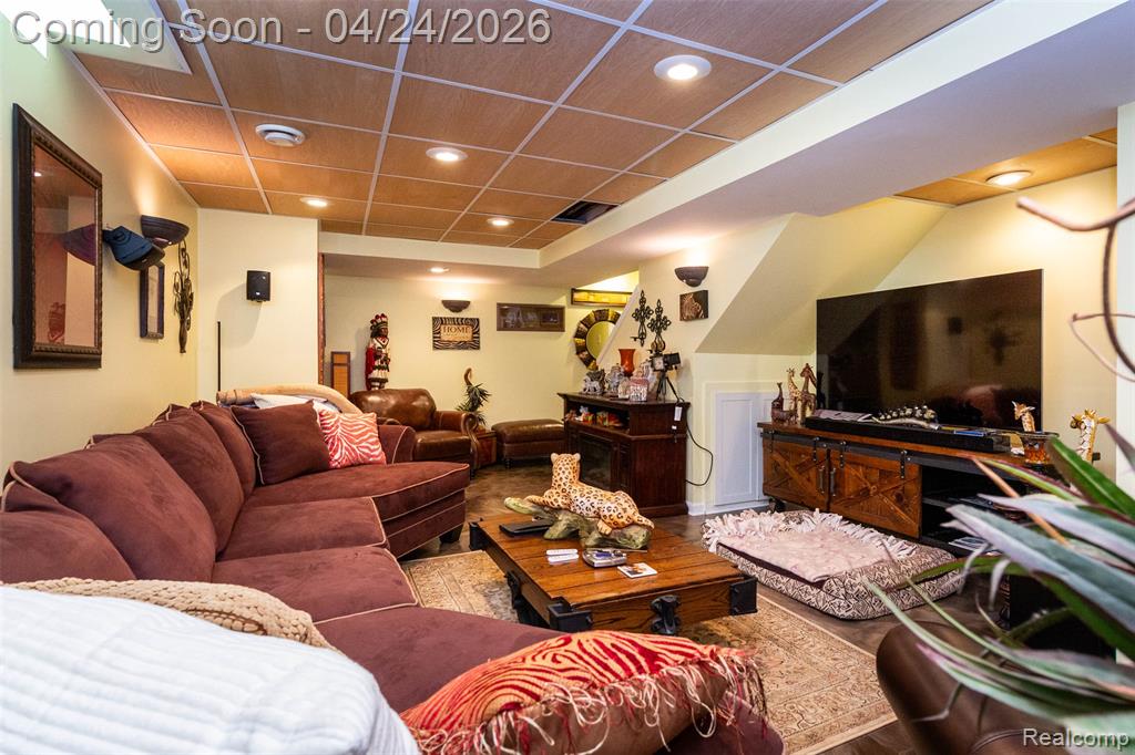 653 Chestnut Street, Wyandotte, MI 48192 — Photo 42