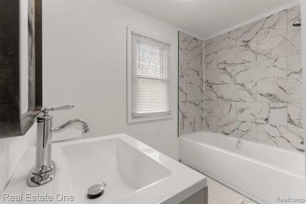 13113 CAMDEN Street, Detroit, MI 48213 — Photo 21