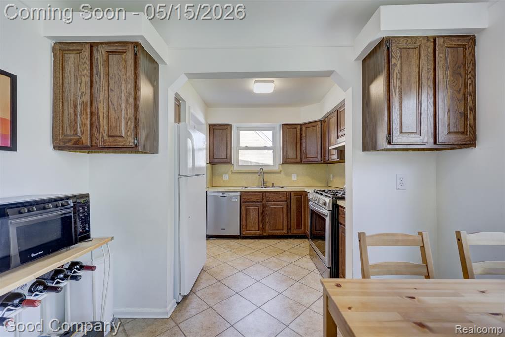 14220 Lincoln Street, Oak Park, MI 48237 — Photo 10