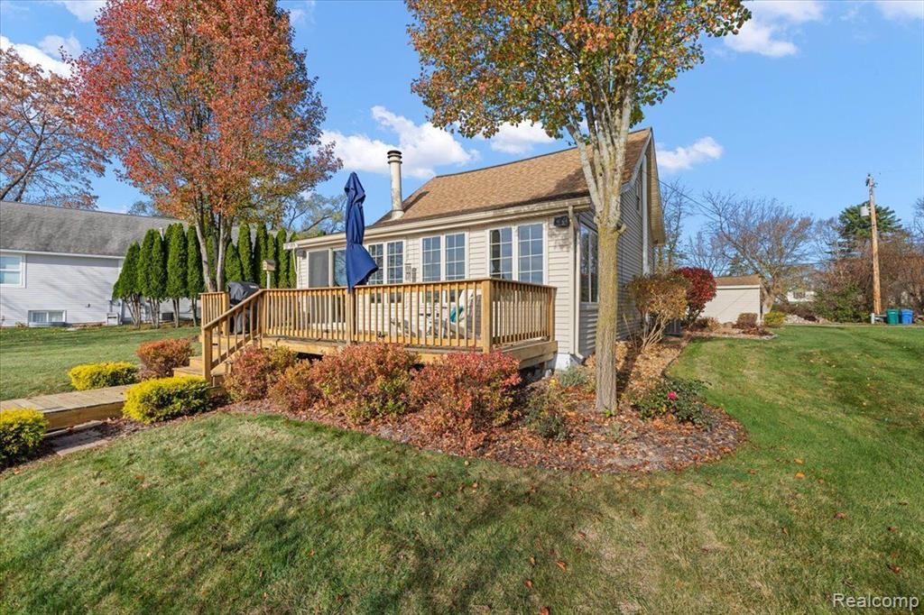 6738 GRAND BEACH Drive, Brighton, MI 48114 — Photo 8