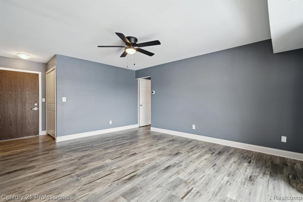 30535 W 14 MILE Road, 20, Farmington Hills, MI 48334 — Photo 7