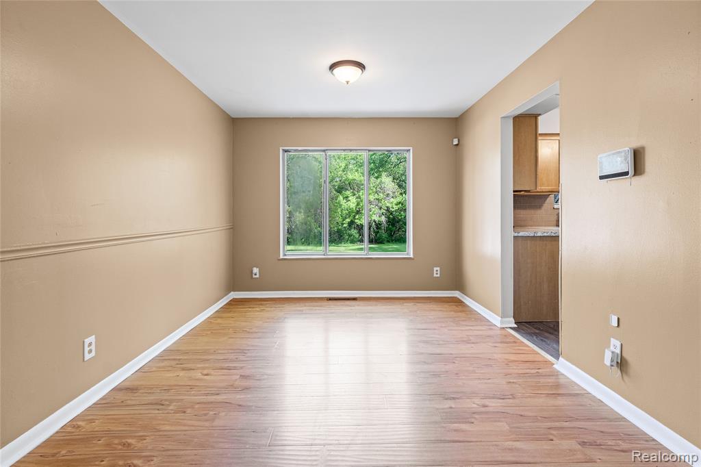 4064 Sheraton Drive, Flint, MI 48532 — Photo 10
