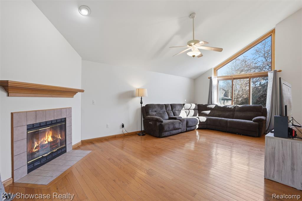 2015 Huntingdon Drive, Wixom, MI 48393 — Photo 6
