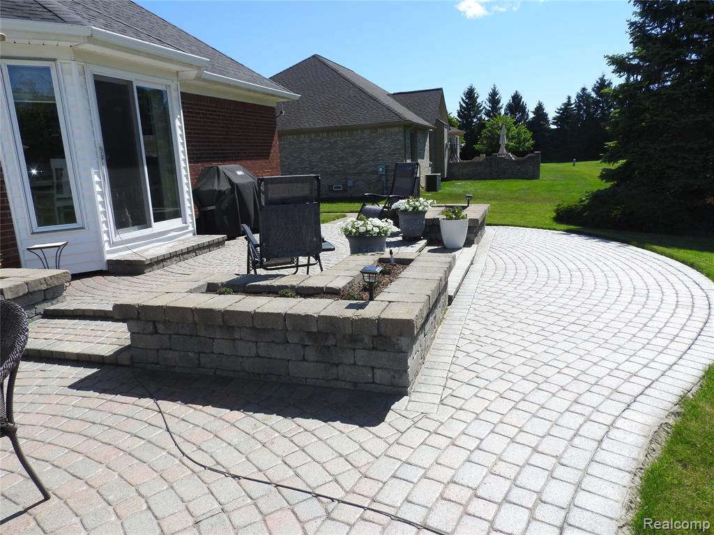 43124 Gina Drive, Sterling Heights, MI 48314 — Photo 34