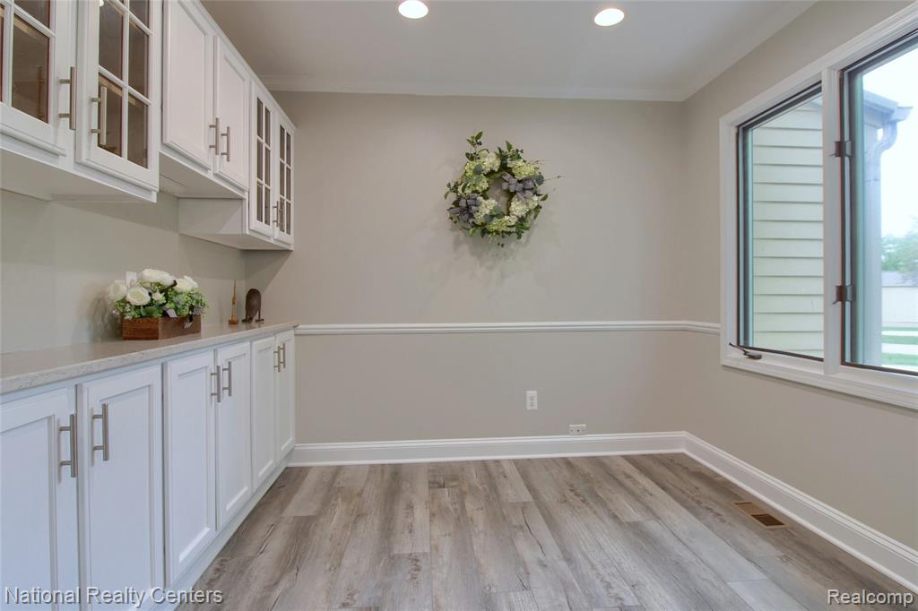 713 Woodcreek Circle, 26, Saline, MI 48176 — Photo 11