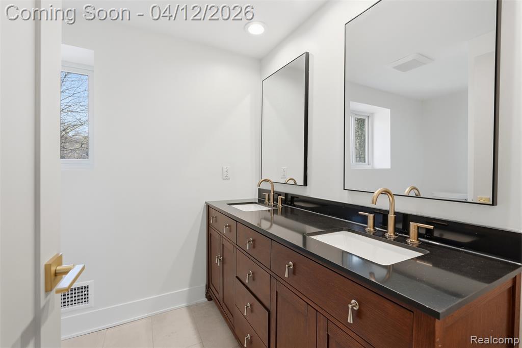 18878 Sunbright Avenue, Lathrup Village, MI 48076 — Photo 17