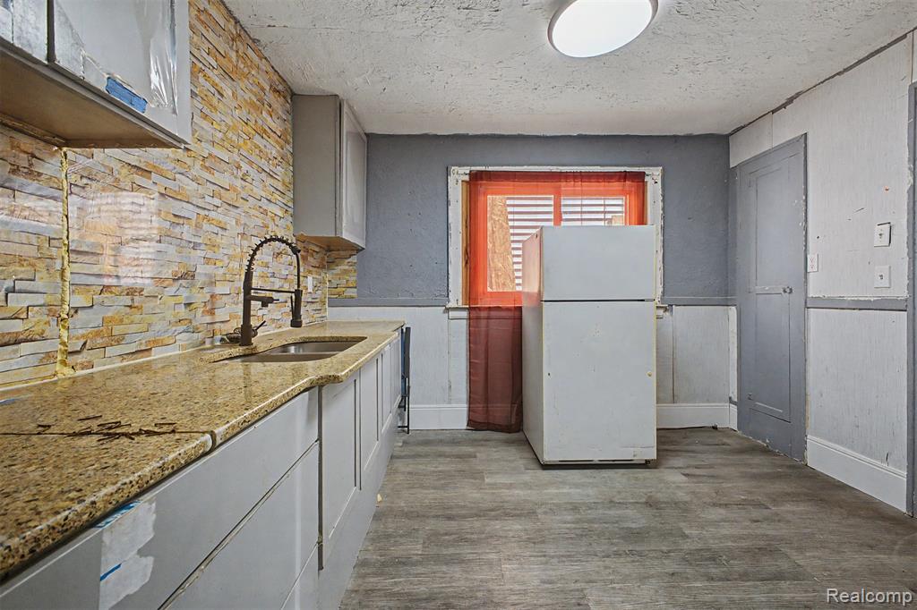 9275 Appoline Street, Detroit, MI 48228 — Photo 19