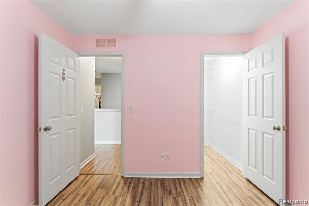 4109 ADDINGTON Drive, Commerce Twp, MI 48390 — Photo 18