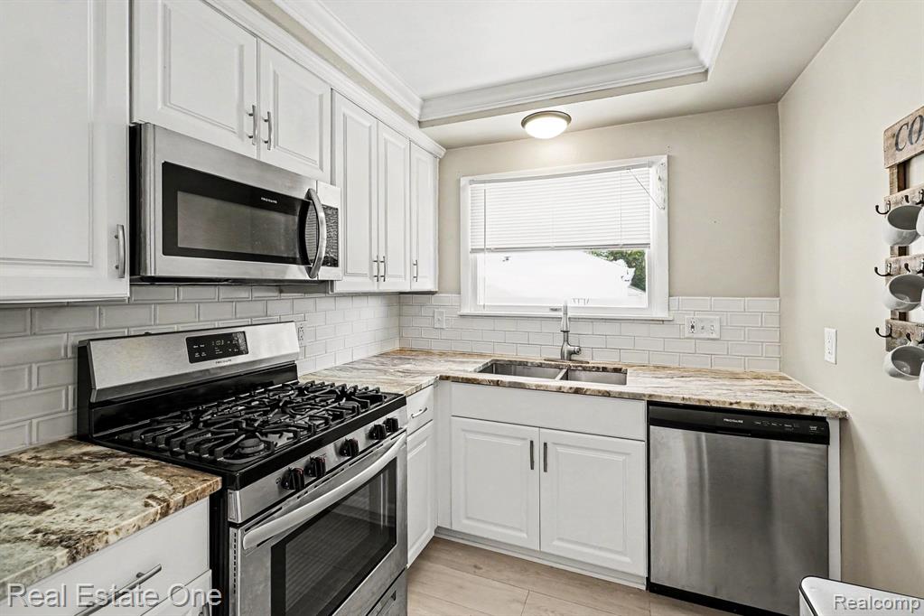 769 Manordale Court, Milford, MI 48381 — Photo 10