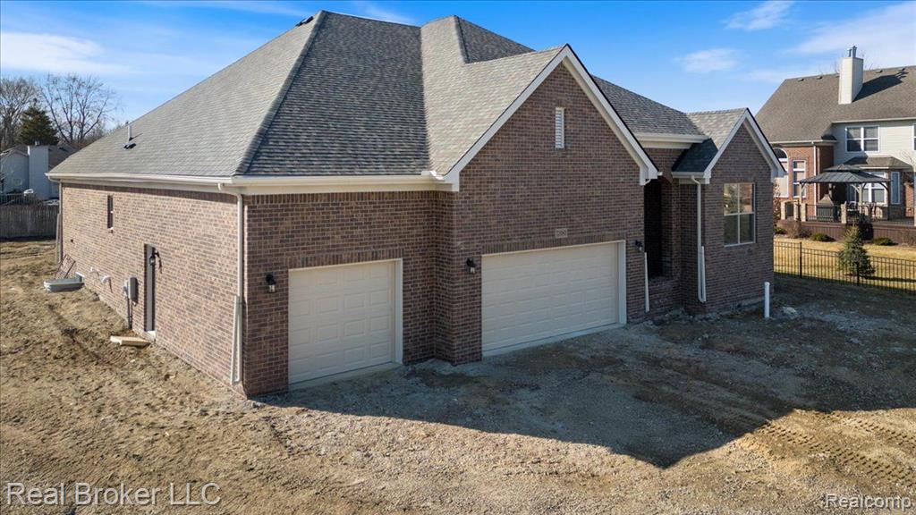 53983 STONYFORD Drive, New Baltimore, MI 48047 — Photo 6