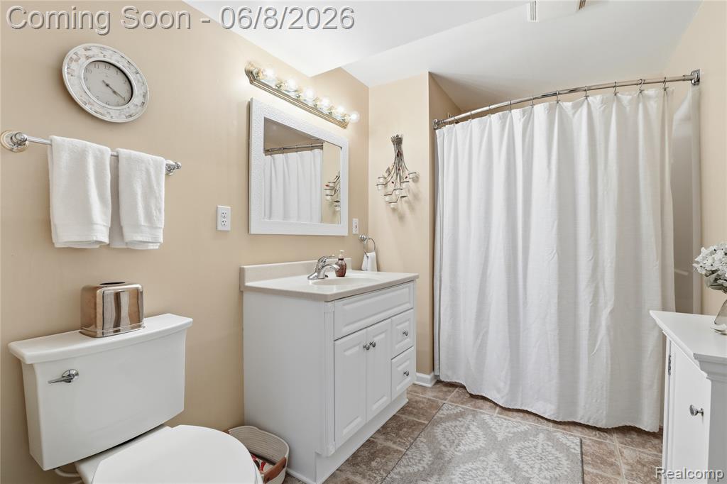 6153 Pine Creek Court, Grand Blanc, MI 48439 — Photo 35