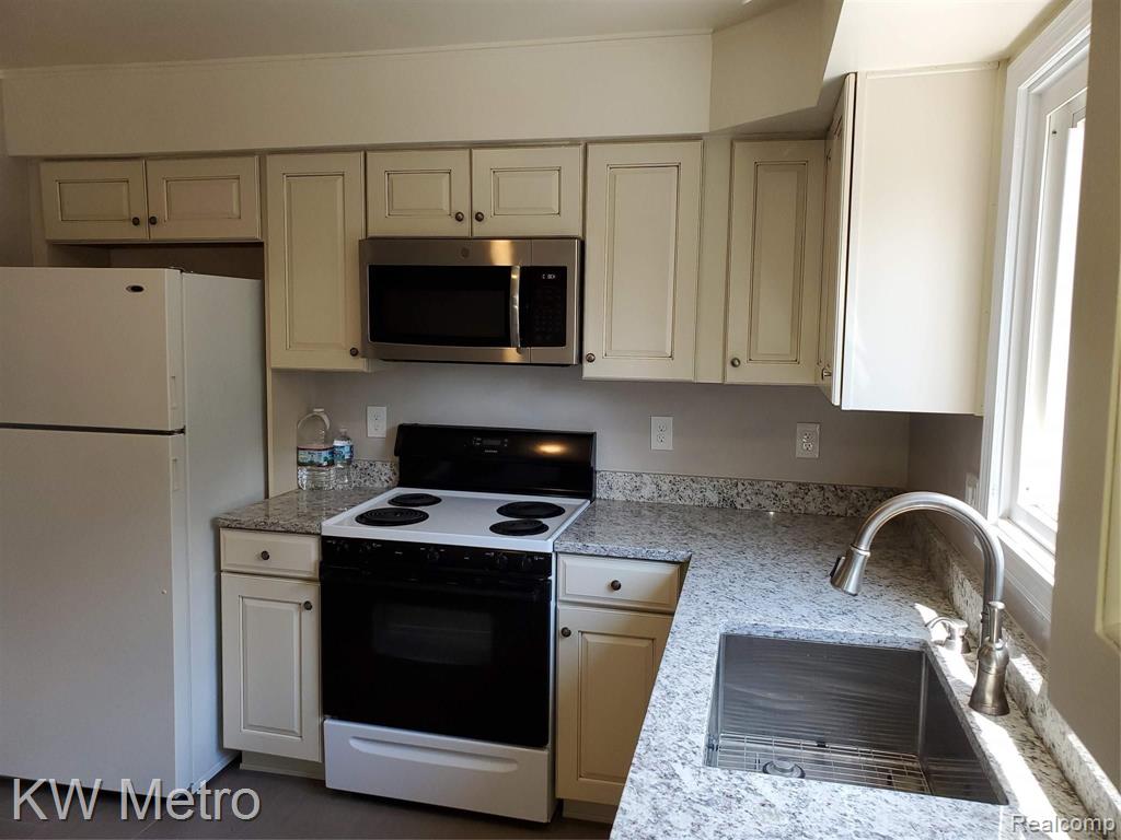 553 N OLD WOODWARD Avenue, Birmingham, MI 48009 — Photo 12