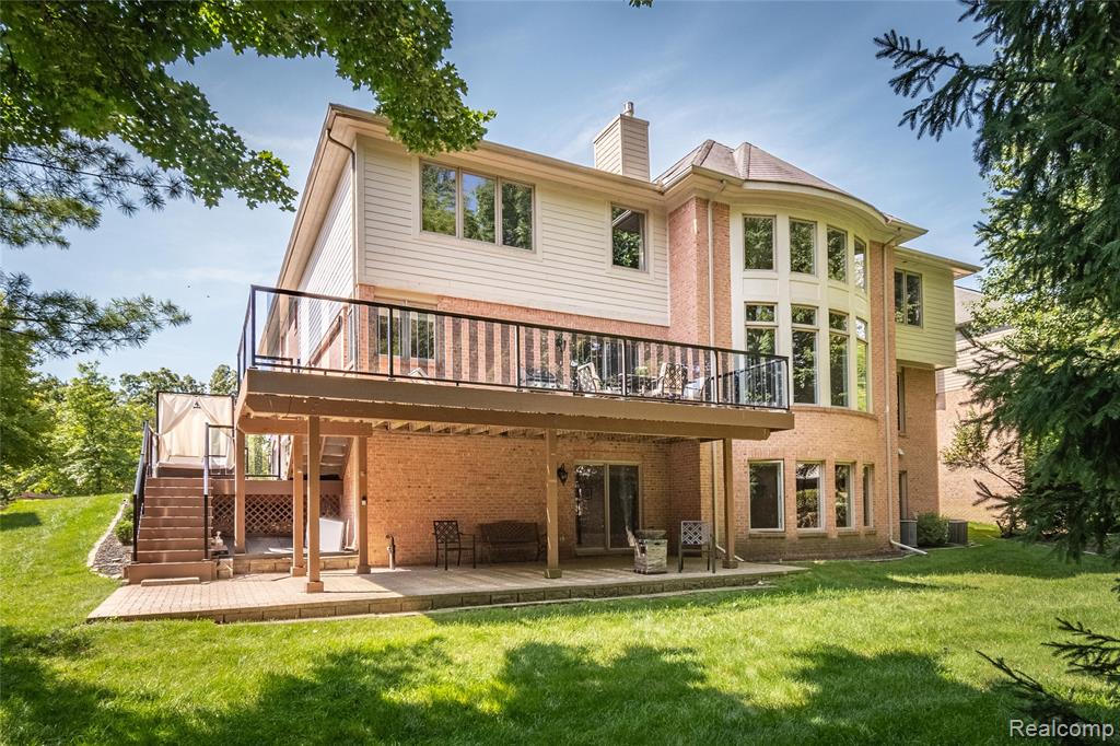 4575 Forest Edge Lane N, West Bloomfield, MI 48323 — Photo 2