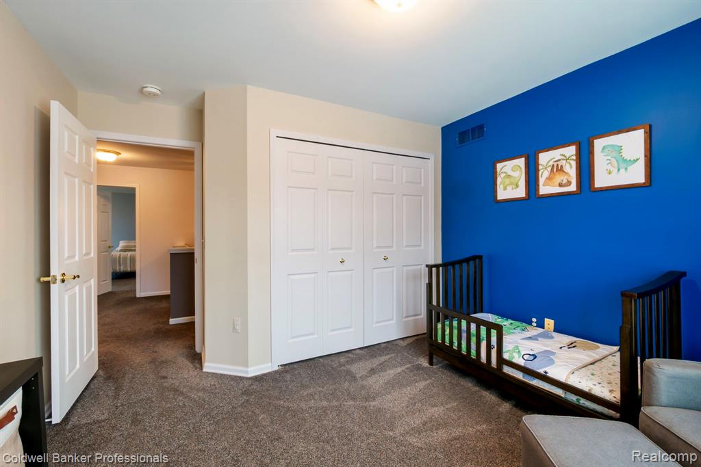 8525 Barrington Drive, Ypsilanti, MI 48198 — Photo 38