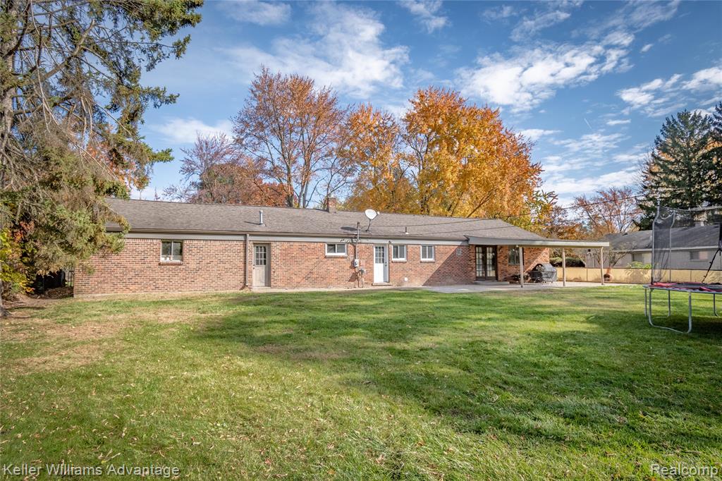 4879 Sundale Drive, Clarkston, MI — Photo 3