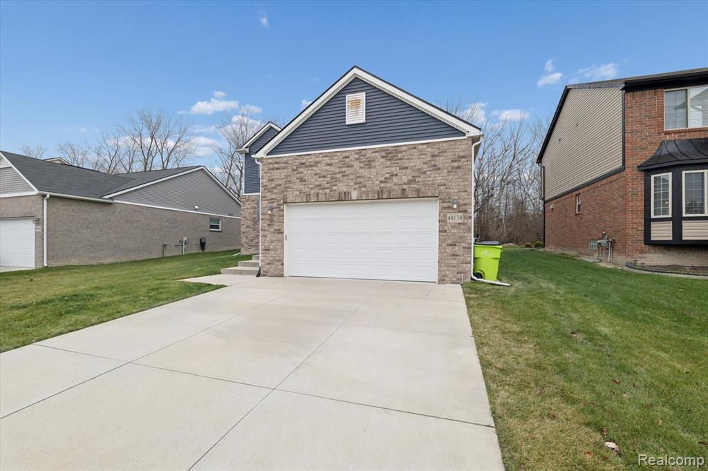 48138 Manhattan Drive, Macomb, MI 48042 — Photo 3