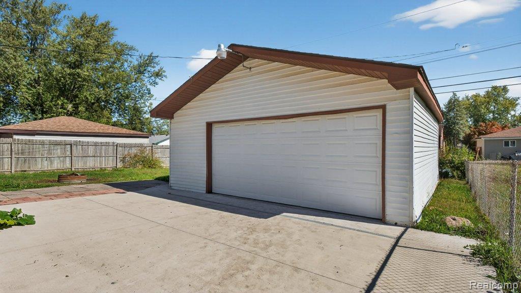 9405 Chamberlain Street, Romulus, MI 48174 — Photo 4