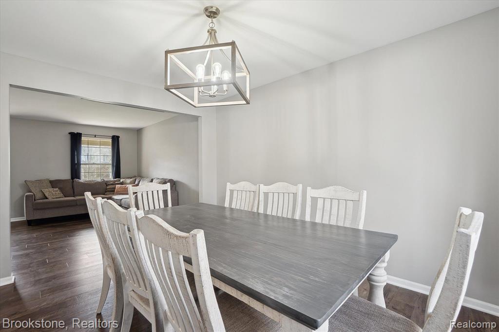 4272 HEATHERSTONE Drive, Waterford, MI 48329 — Photo 9