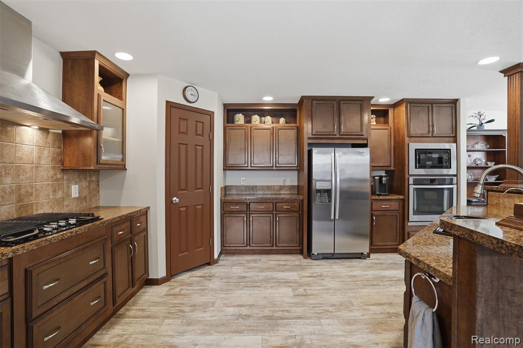 16208 Derby Circle, Holly, MI 48442 — Photo 13