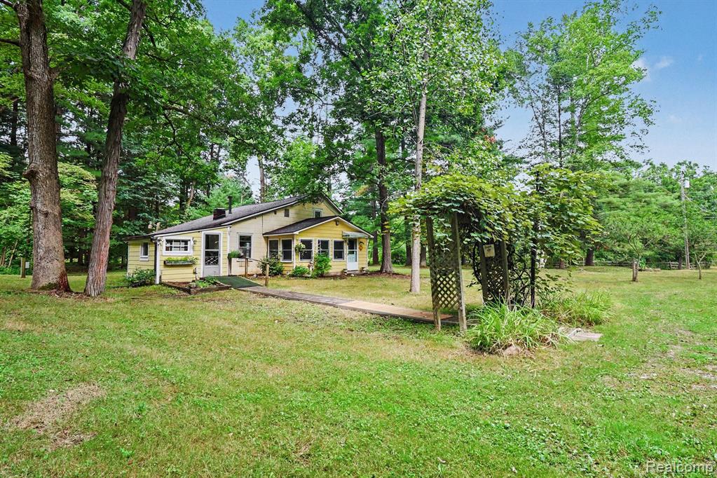 11180 Dunham Road, Hartland, MI 48353