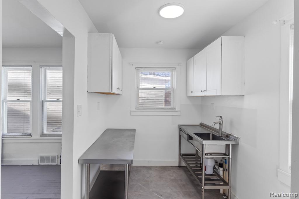 6050 Evergreen Avenue, Dearborn, MI 48228 — Photo 15