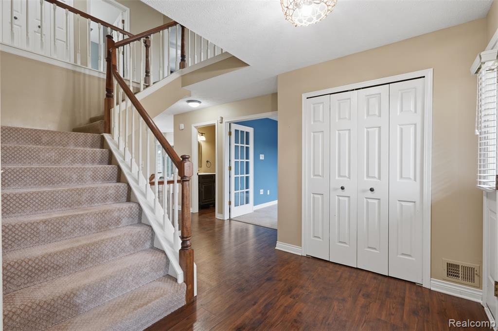 5336 Urbana Drive, Brighton, MI 48116 — Photo 4