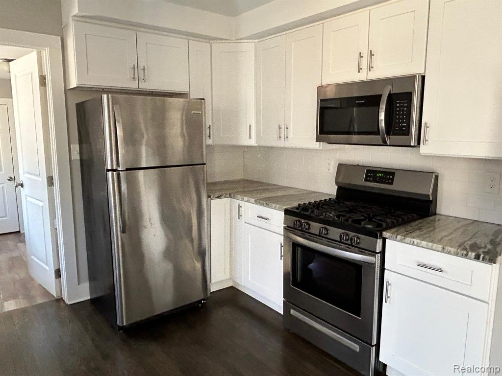 50110 CEDARGROVE Road, Shelby Twp, MI 48317 — Photo 9