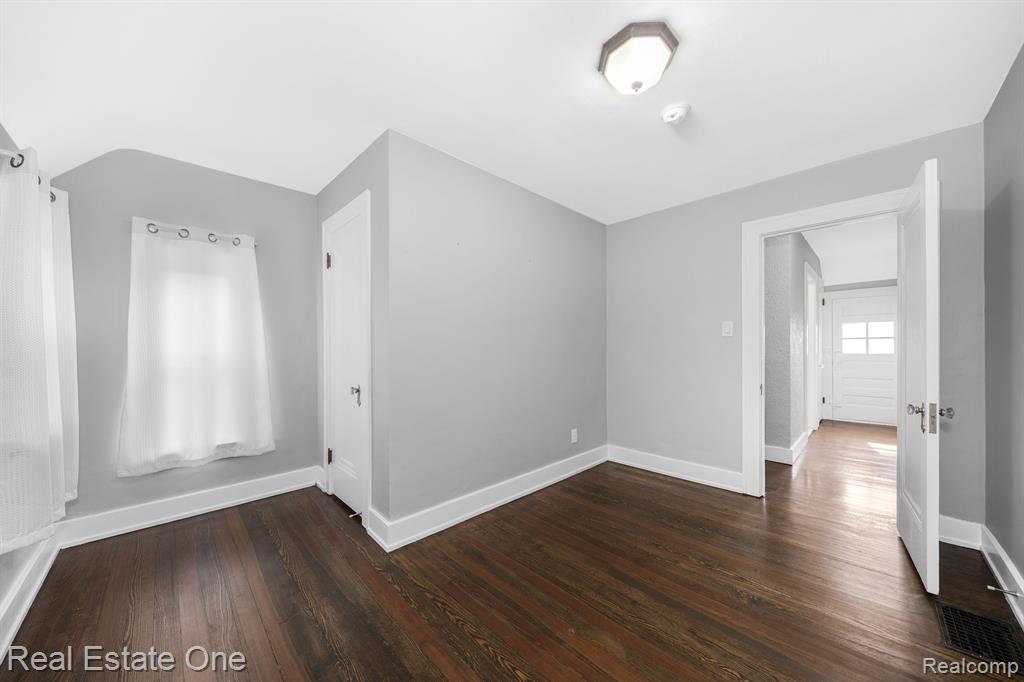 54 MOHAWK Road, Pontiac, MI 48341 — Photo 21